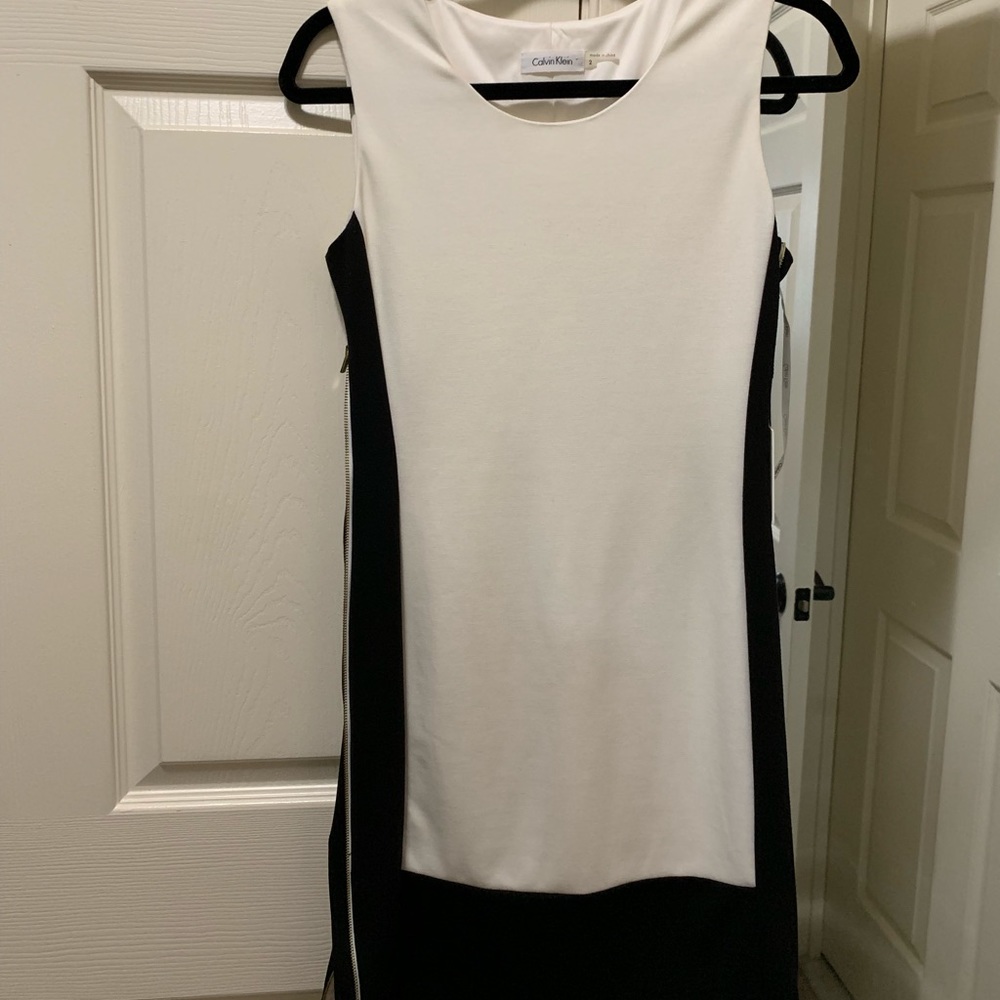 CALVIN KLEIN - BRAND NEW - size 2